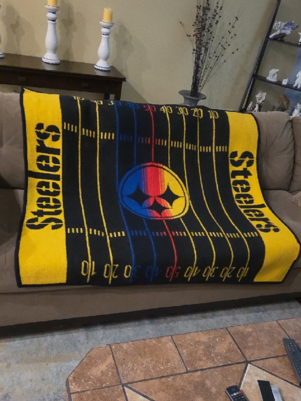 Pittsburgh Steelers Yellow & Black Throw Blanket ❤️ - Picture 3 of 7
